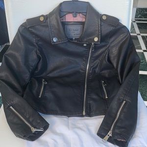 Ci Sono Kid. by Cavalini. Black vegan leather with pink lining Very Soft.